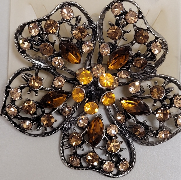 Rhinestones Brooch - Picture 3 of 4